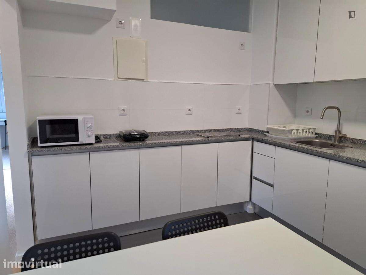 Quarto - localizado em Rio Tinto Porto - Grande imagem: 5/28