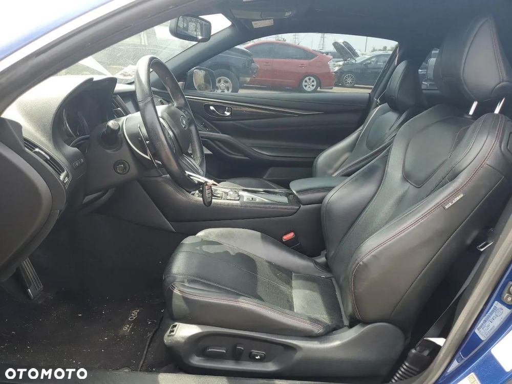 Infiniti Q60 - 7