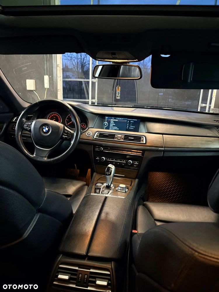 BMW Seria 7 730d L - 24