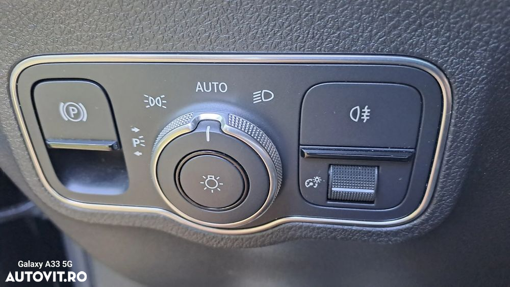 Mercedes-Benz EQB 300 4Matic Progressive - 9