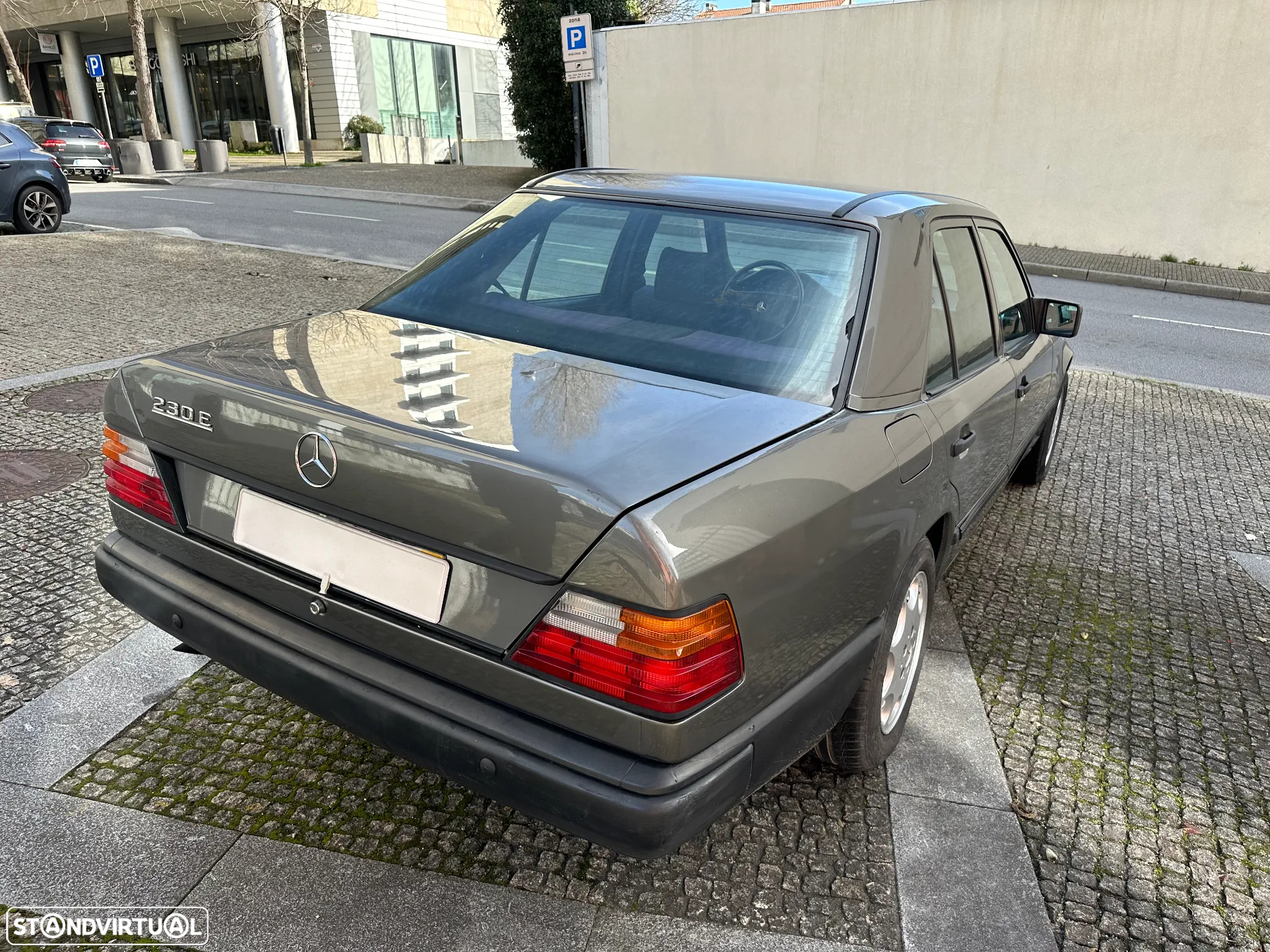 Mercedes-Benz E 230 - 9