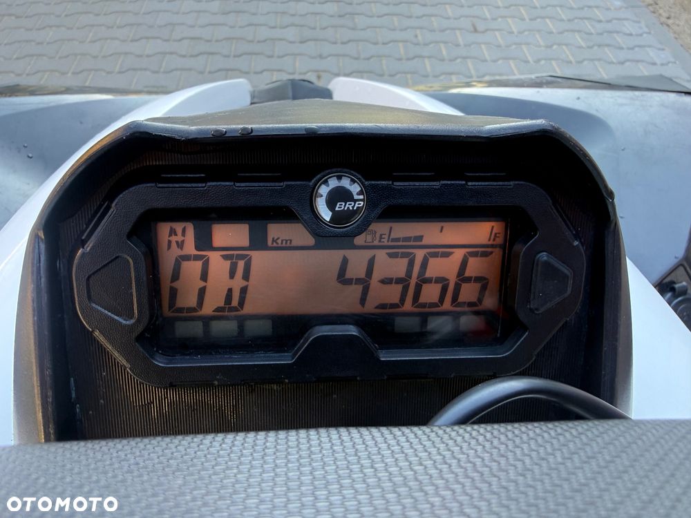 Can-Am Renegade - 12