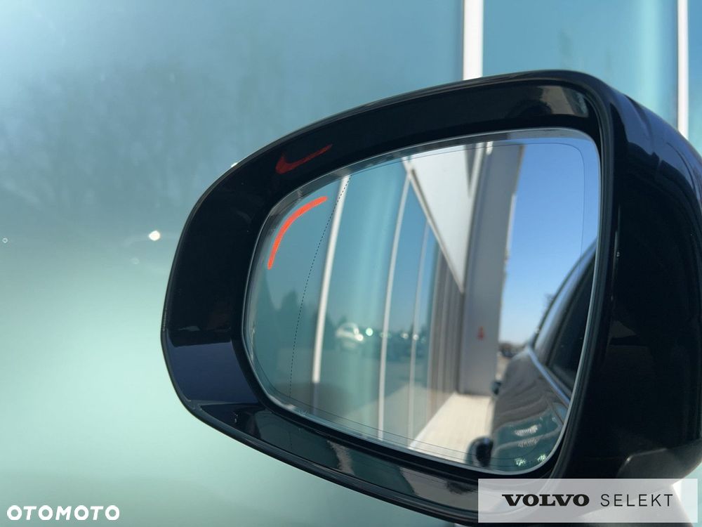 Volvo XC 60 B5 B AWD Plus Dark - 26