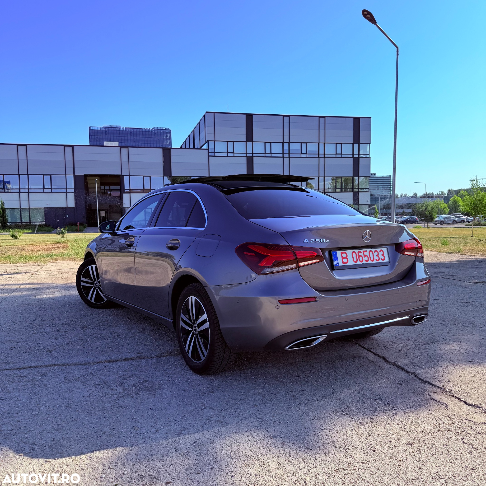 Mercedes-Benz A 200 4Matic 8G-DCT Edition 2021 - 3