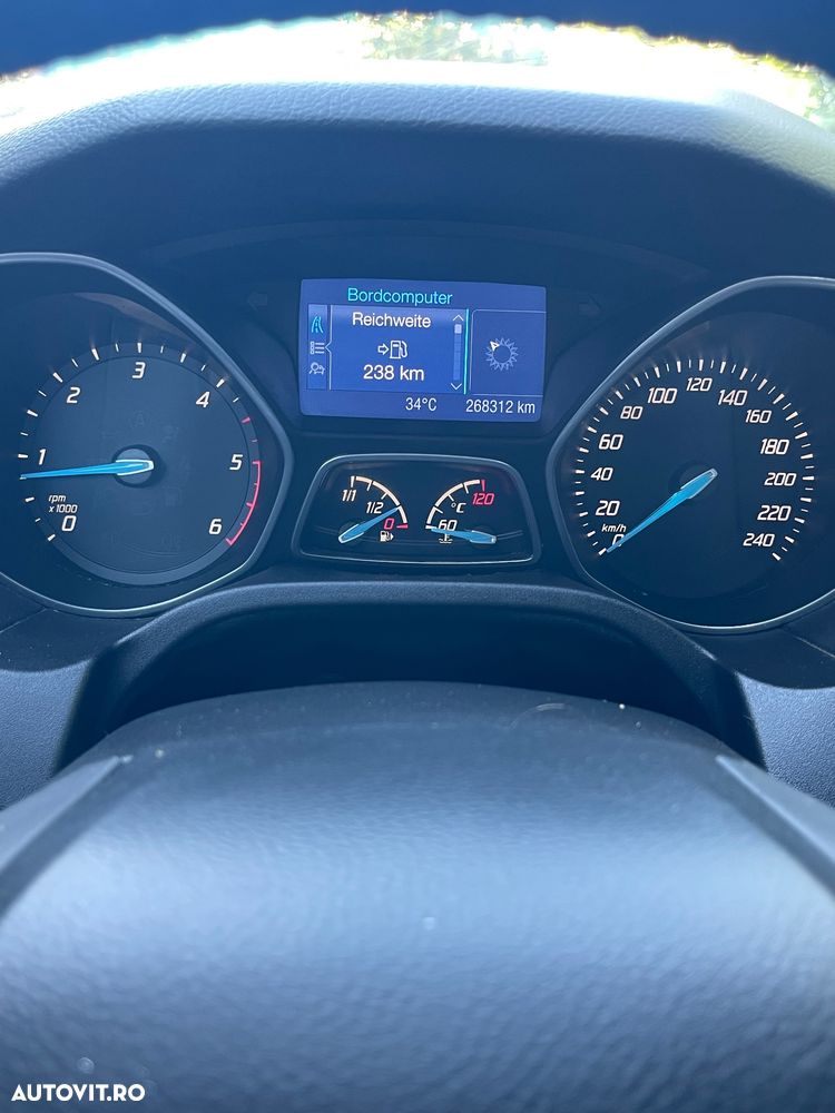 Ford Focus 1.6 TDCI DPF Titanium - 8