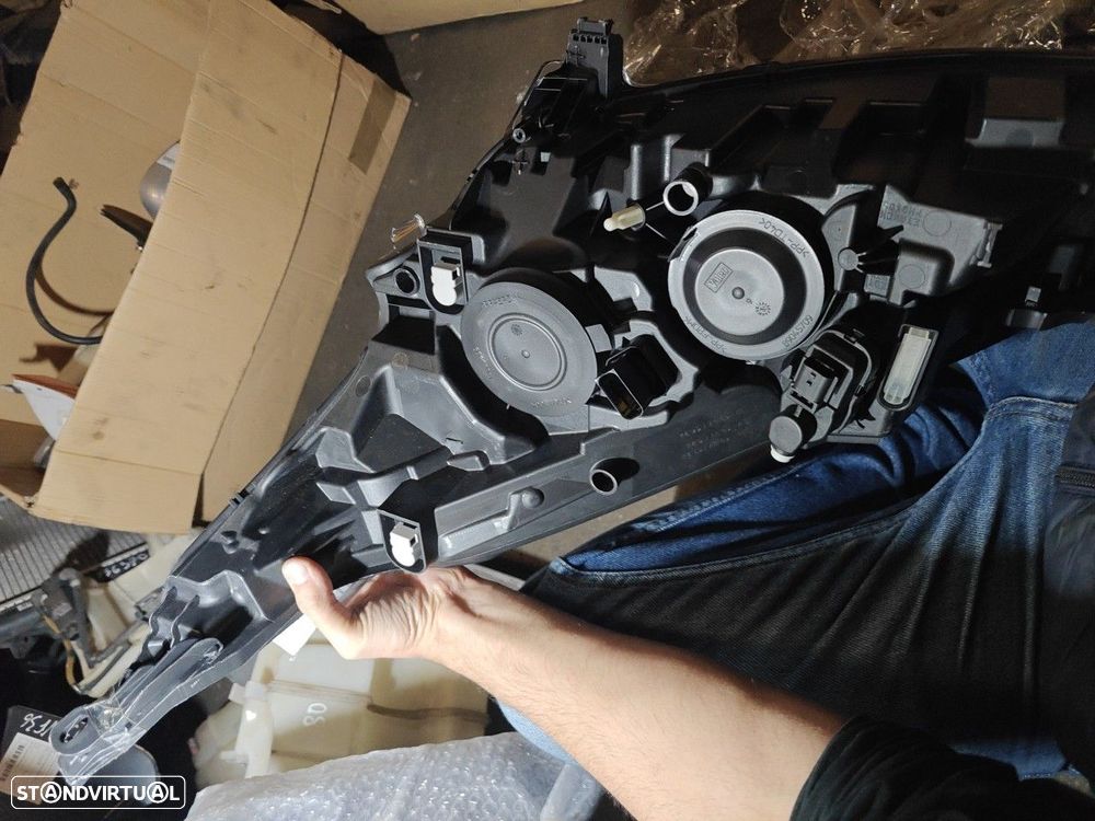 Farol Frente Direito / Otica Direita Peugeot 208 I (Ca_, Cc_)  9802848 - 8