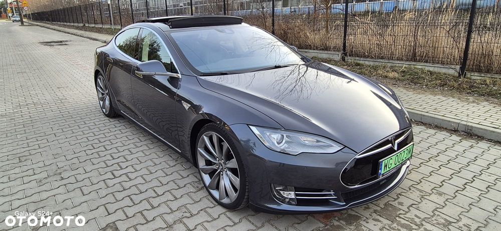 Tesla Model S - 39