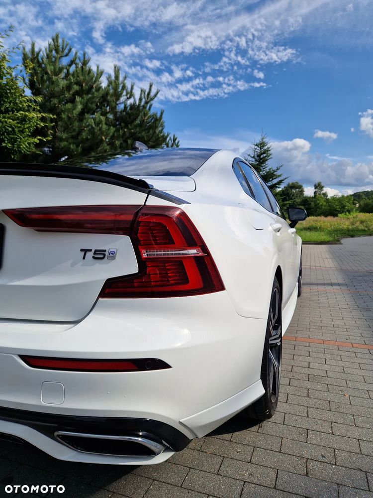 Volvo S60 T5 R-Design - 16
