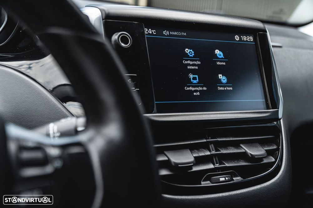 Peugeot 208 1.6 BlueHDi Style - 23