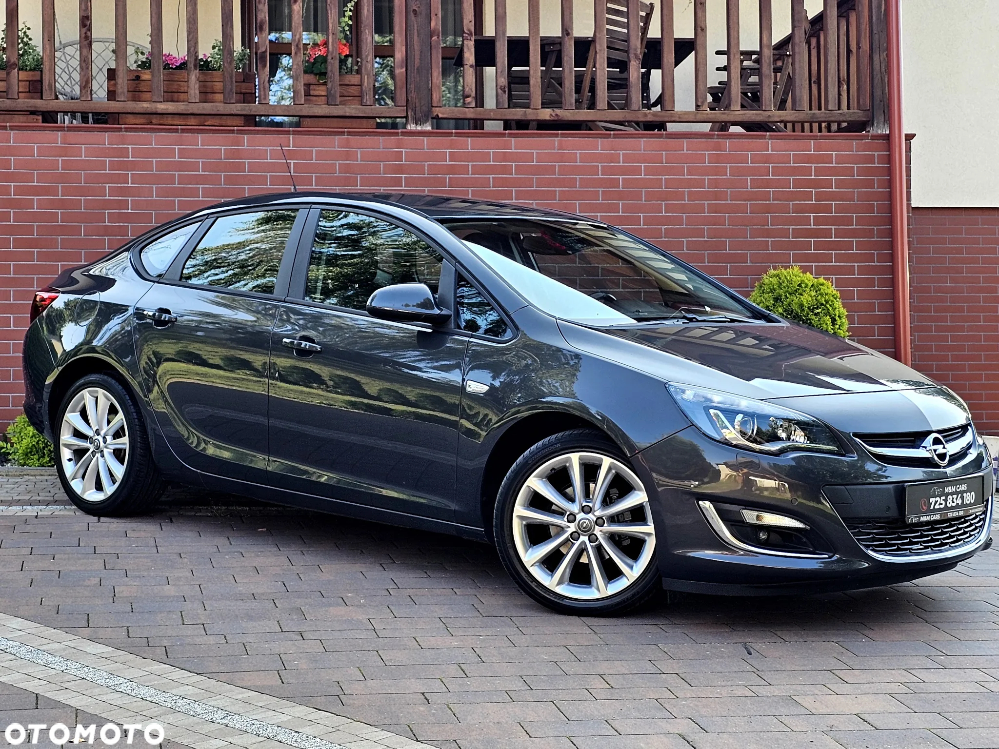 Opel Astra 1.4 Turbo Cosmo - 11