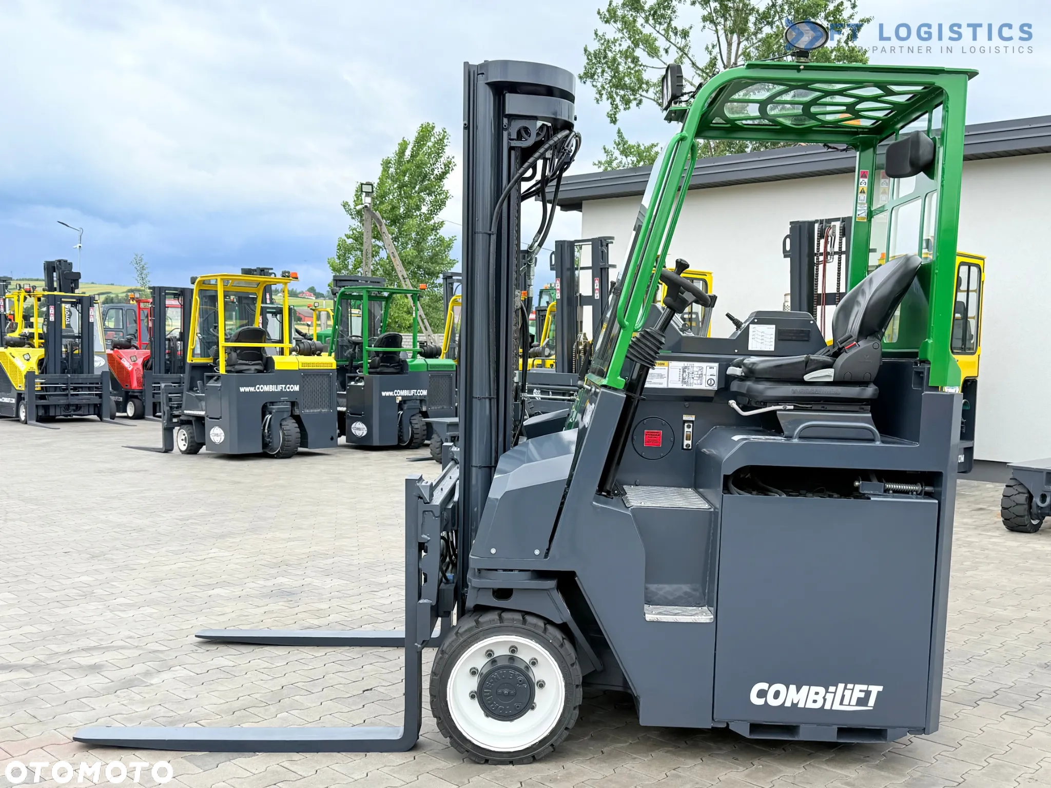 Combilift CBE4000 / TRIPLEX 5200MM / ELEKTRYCZNY / WOLNY SKOK / POZYCJONER / PRZESUW WIDEŁ / JAK NOWY - 10