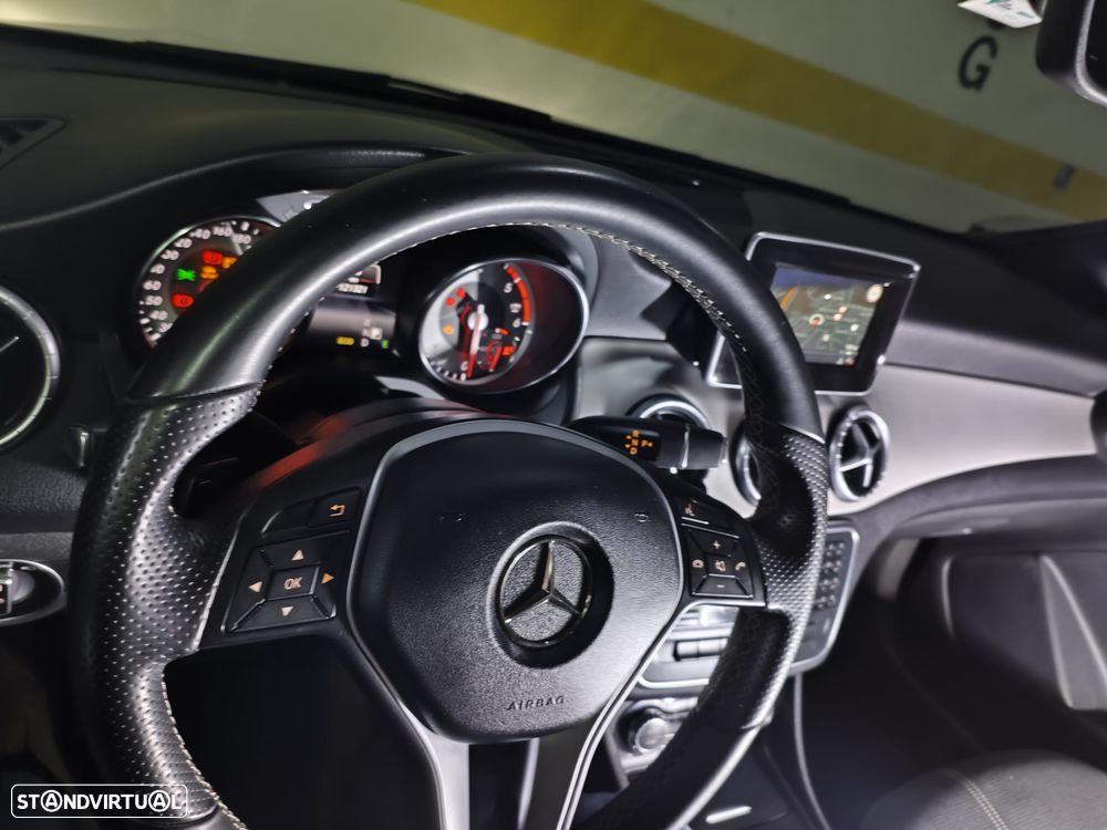 Mercedes-Benz CLA 220 CDI 7G-DCT Urban - 14