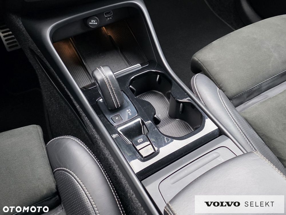 Volvo XC 40 - 29