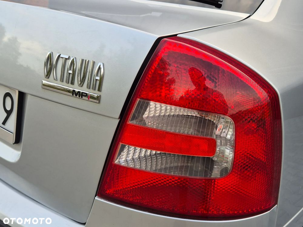 Skoda Octavia 1.6 Elegance - 22