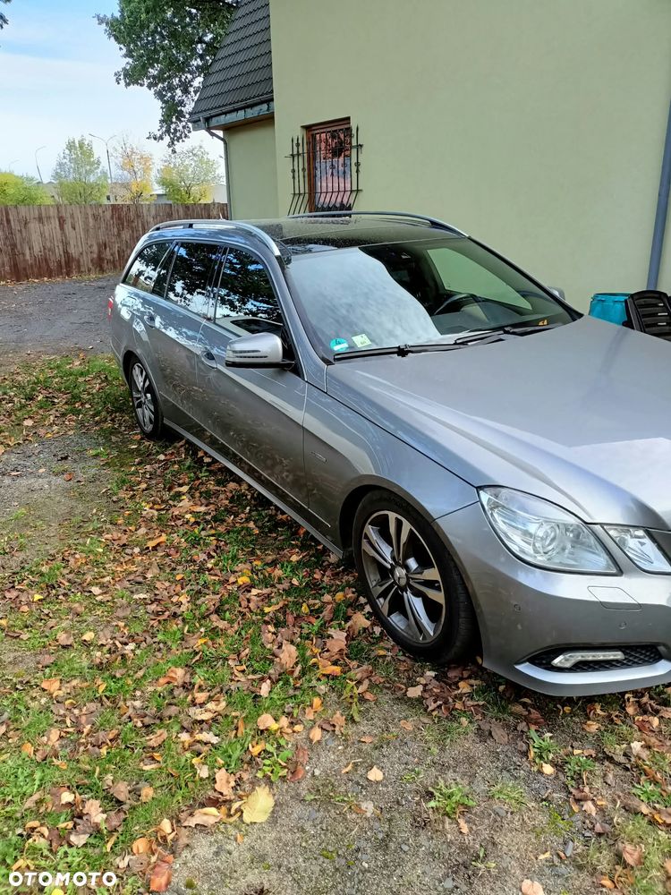 Mercedes-Benz E-Class 2010 photo 4