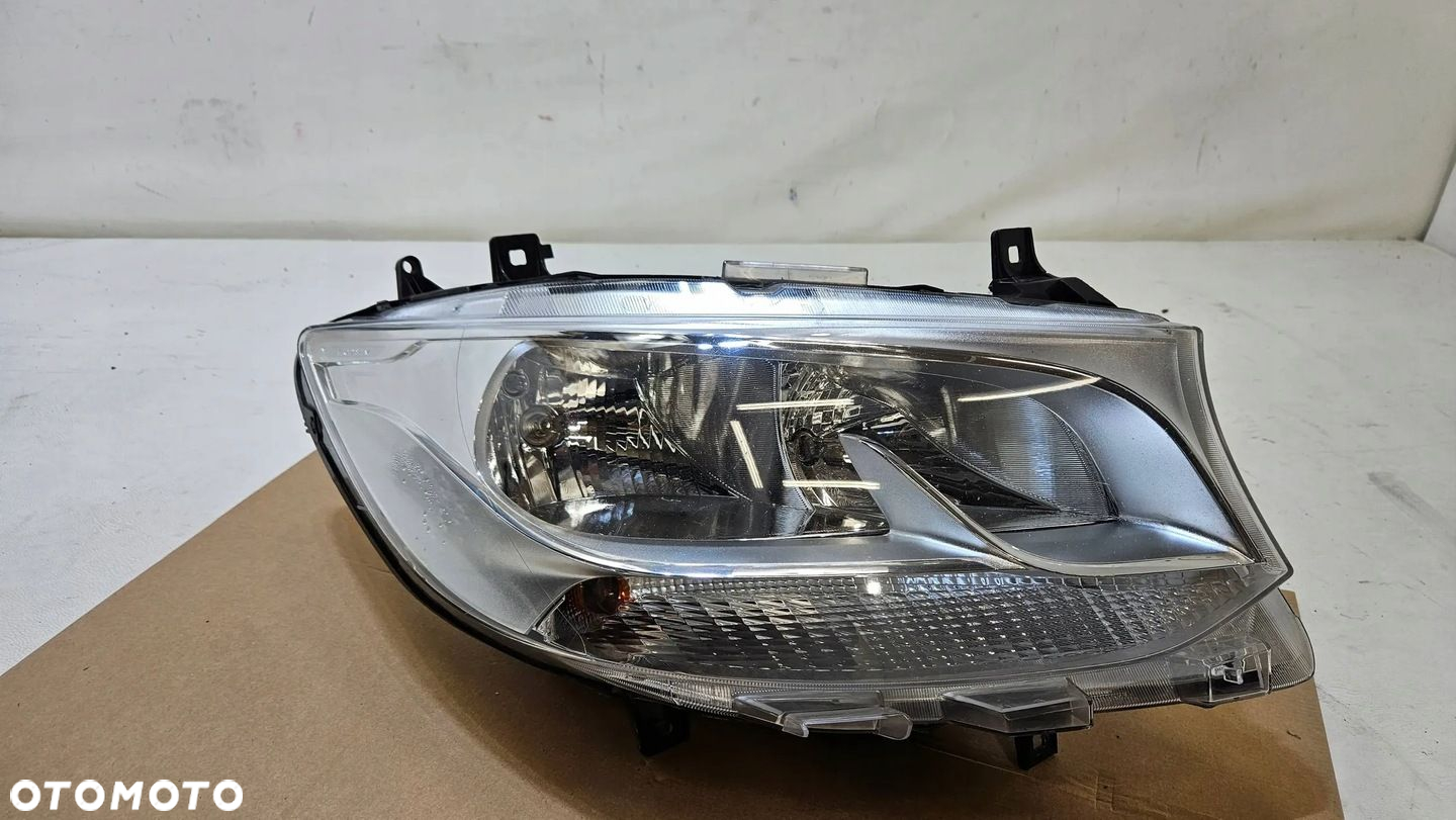 LAMPA PRAWA PRZÓD PRZEDNIA MERCEDES SPRINTER W907 W910 ZWYKŁA A9109060100 - 4