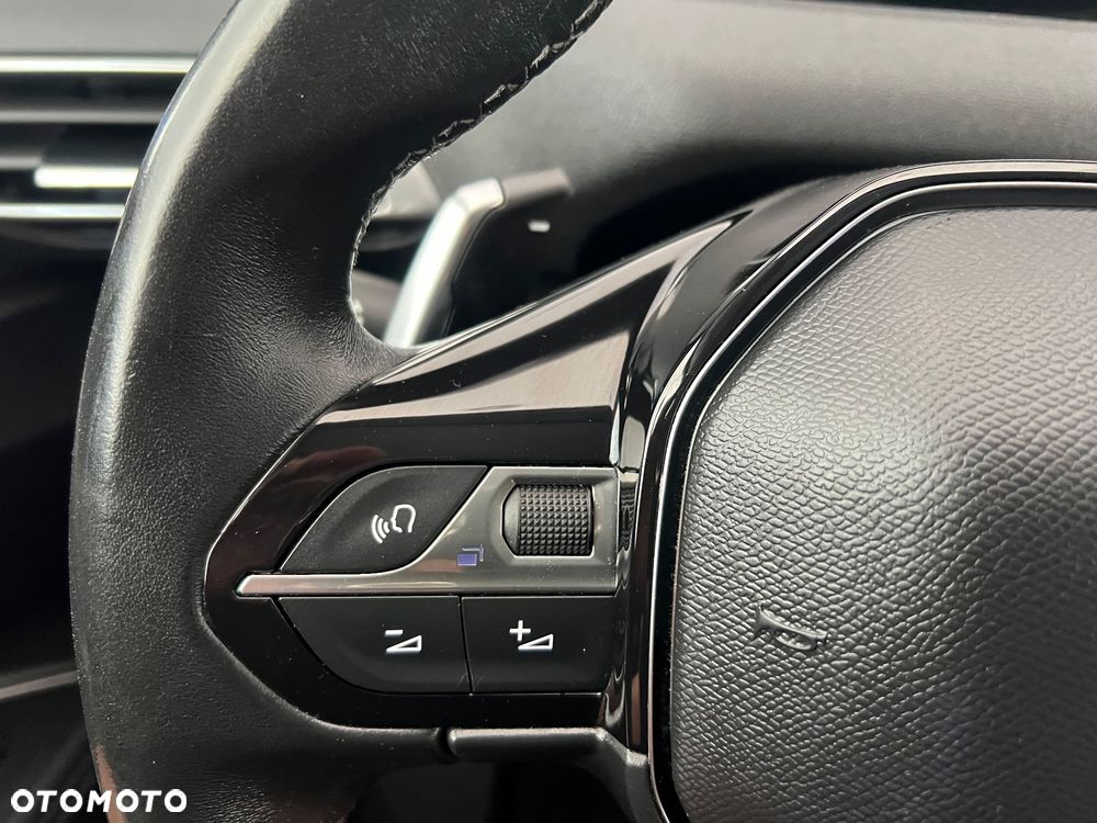 Peugeot 3008 1.2 PureTech Active S&S EAT8 - 37
