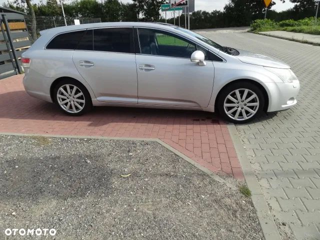 Toyota Avensis - 2
