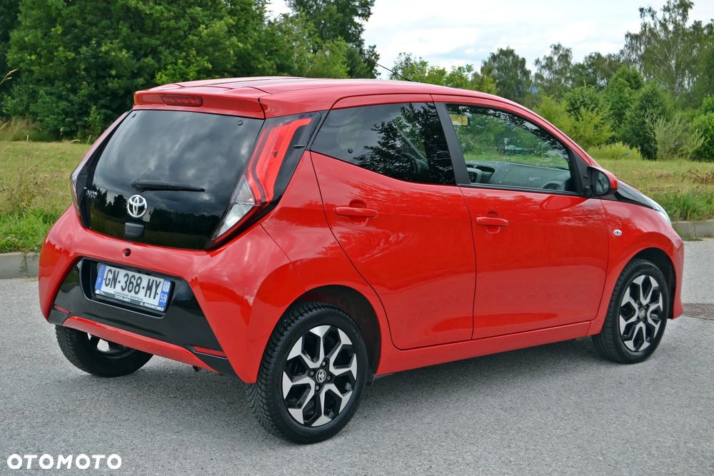 Toyota Aygo x.shift x-play connect - 5