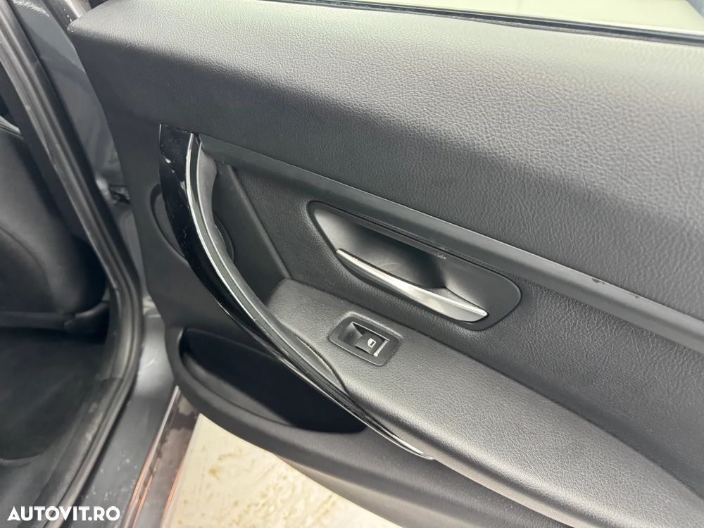 BMW Seria 3 318d Aut. Luxury Line - 18