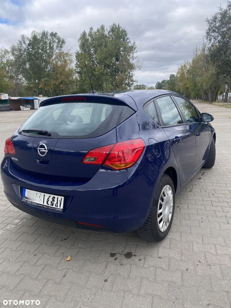 Opel Astra - 2