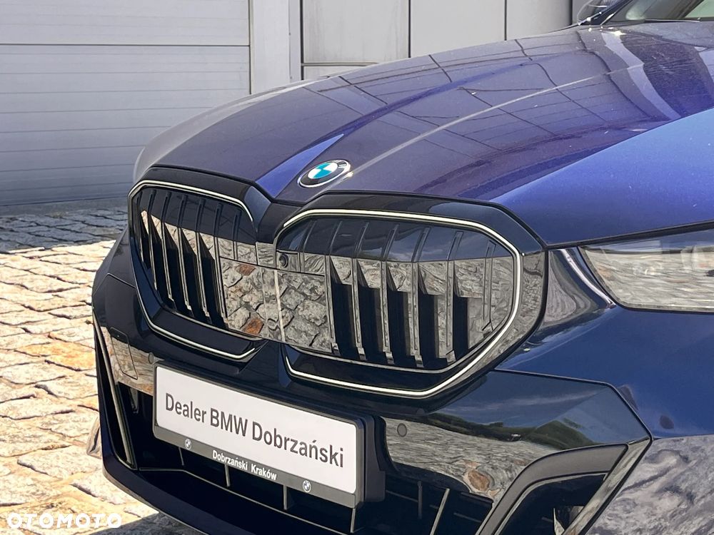 BMW Seria 5 540d xDrive mHEV - 16