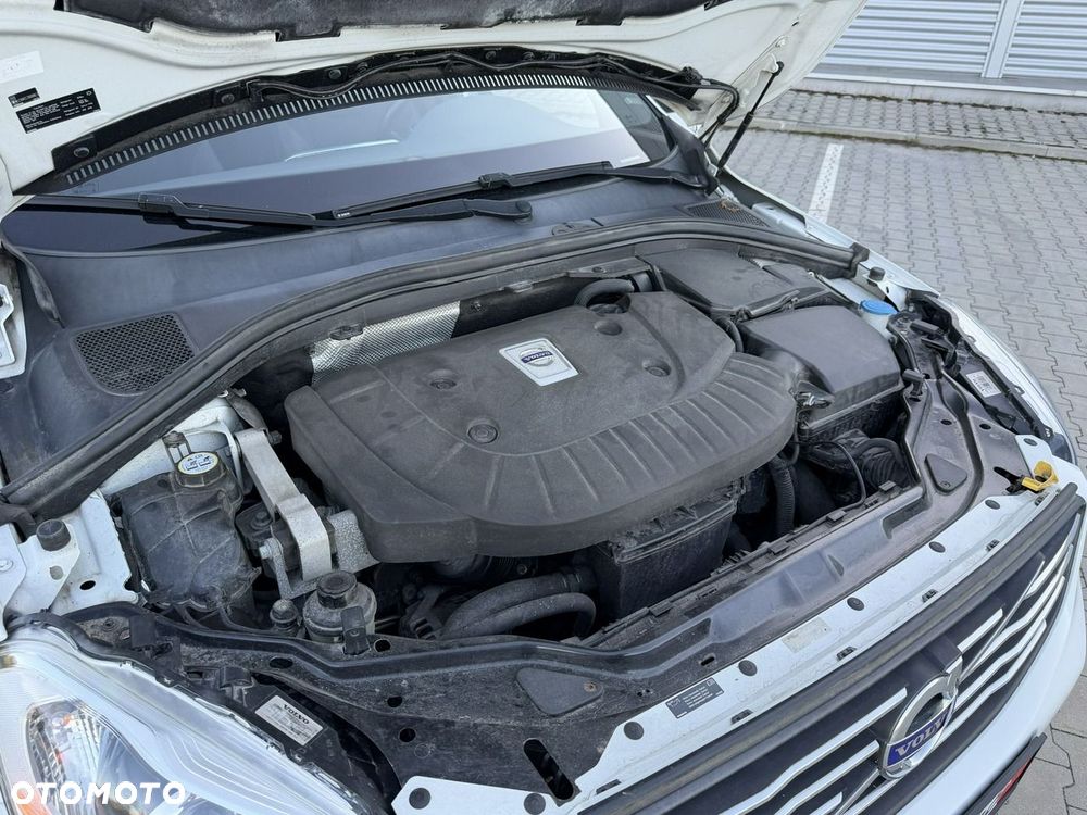 Volvo XC 60 D4 Momentum - 24