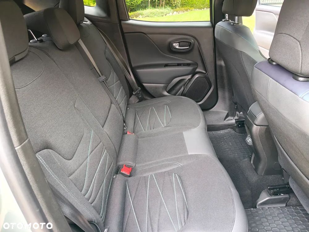 Jeep Renegade 1.5 T4 mHEV Upland FWD S&S DCT - 19
