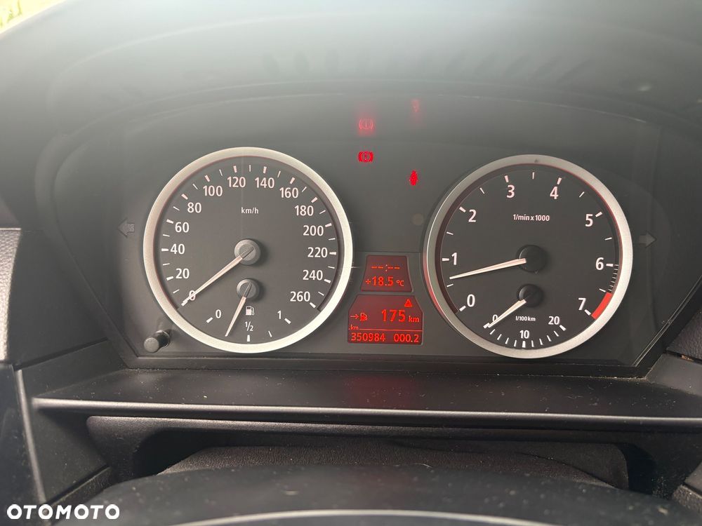 BMW Seria 5 523i - 7