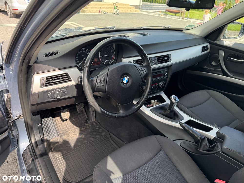 BMW Seria 3 318d DPF Edition Lifestyle - 16