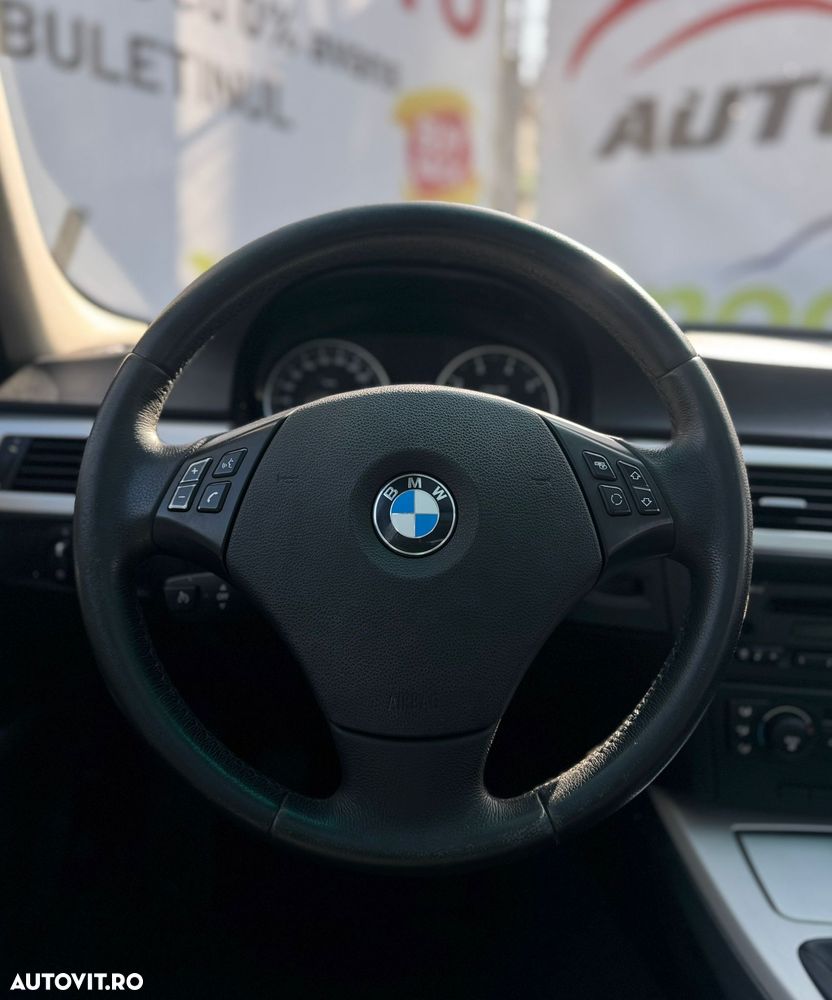 BMW Seria 3 318i - 27