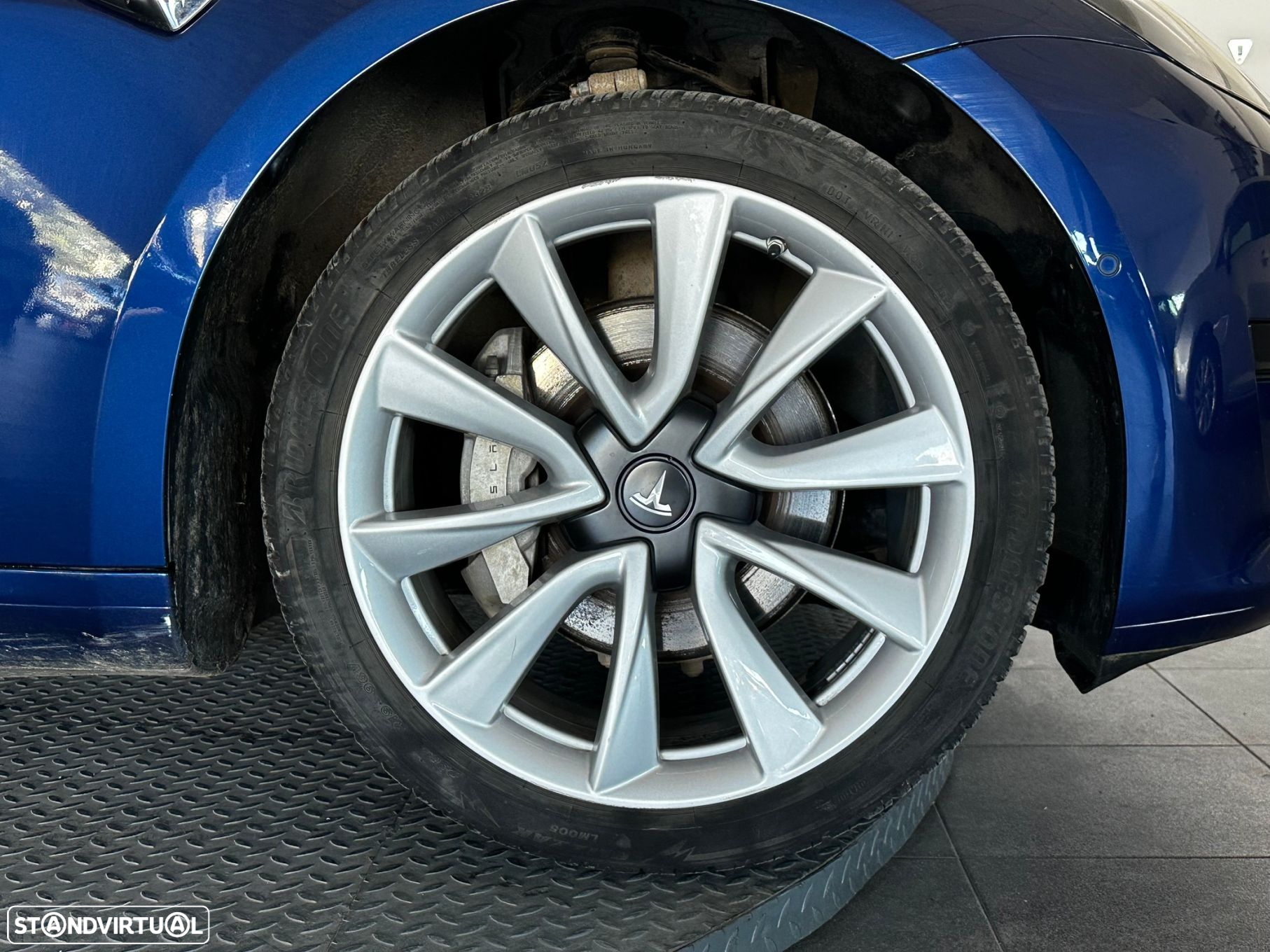 Tesla Model 3 - 3