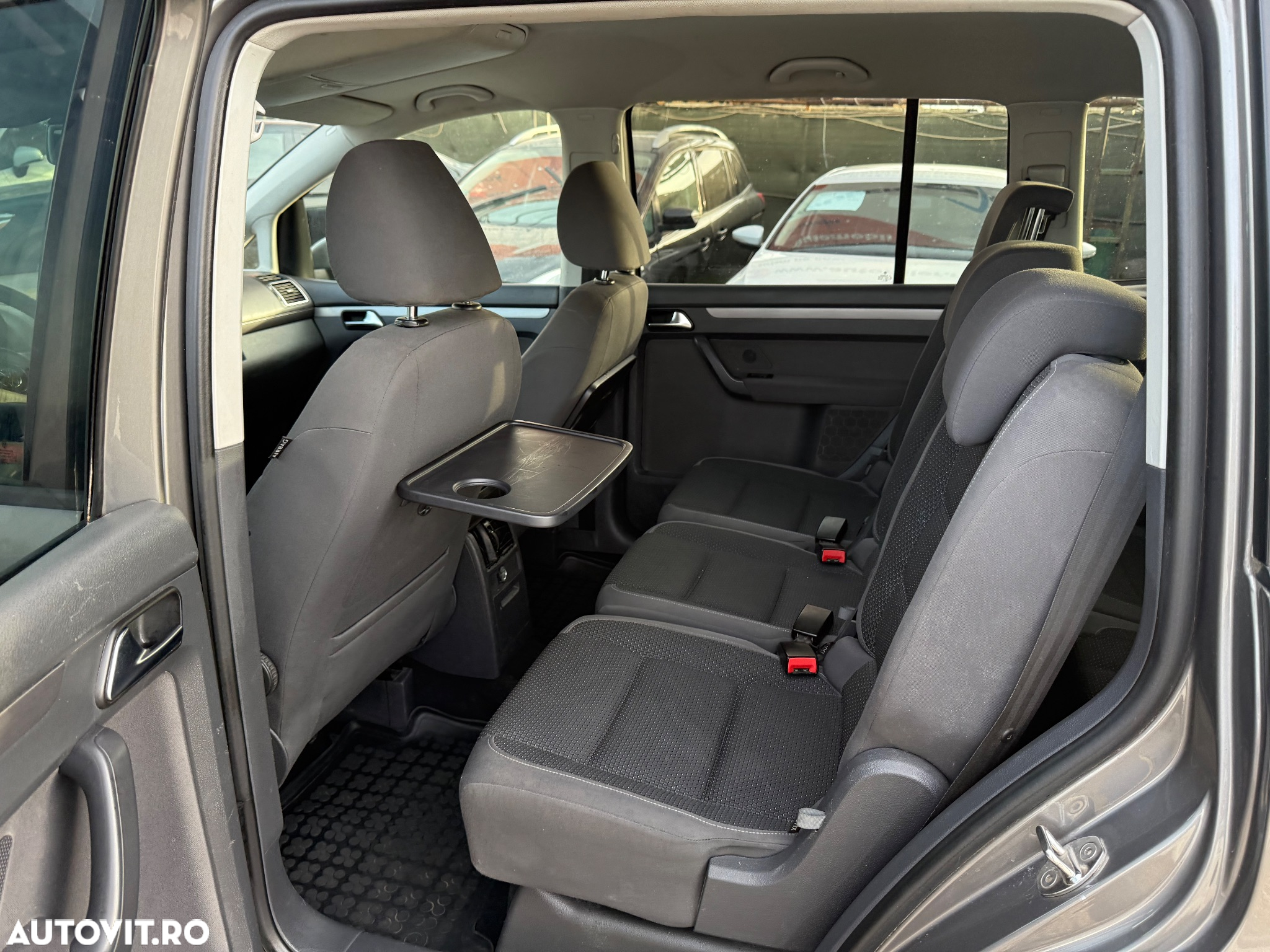 Volkswagen Touran 1.6 TDI SCR BlueMotion Technology Trendline - 6