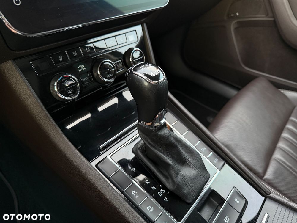 Skoda Superb 2.0 TDI 4x4 DSG L&K - 18