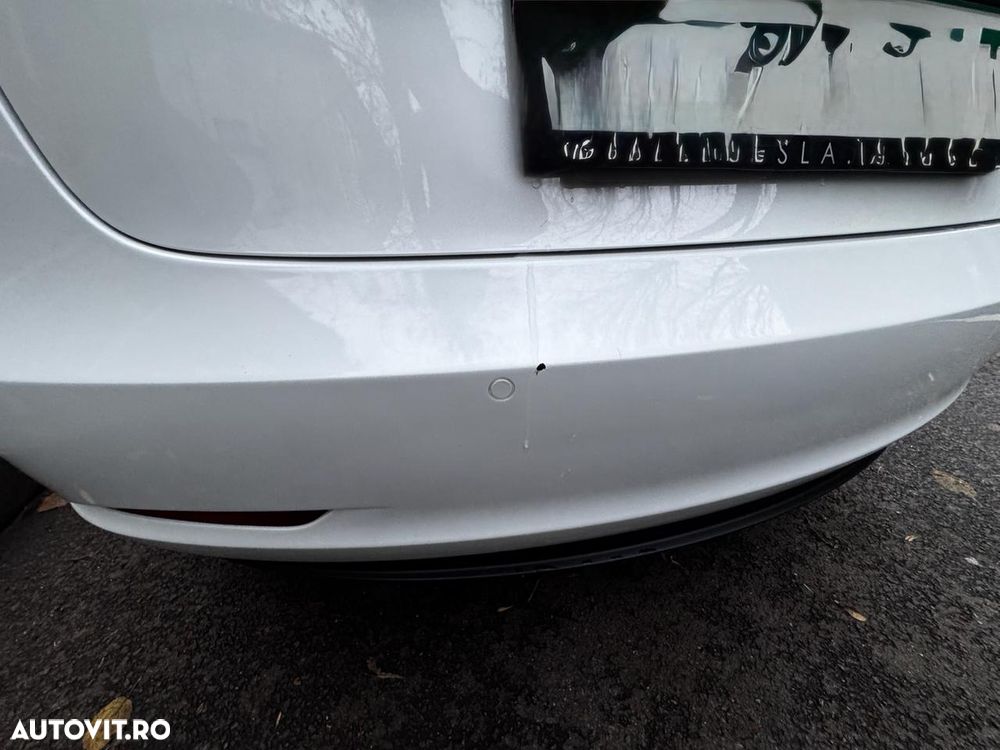 Tesla Model 3 - 21