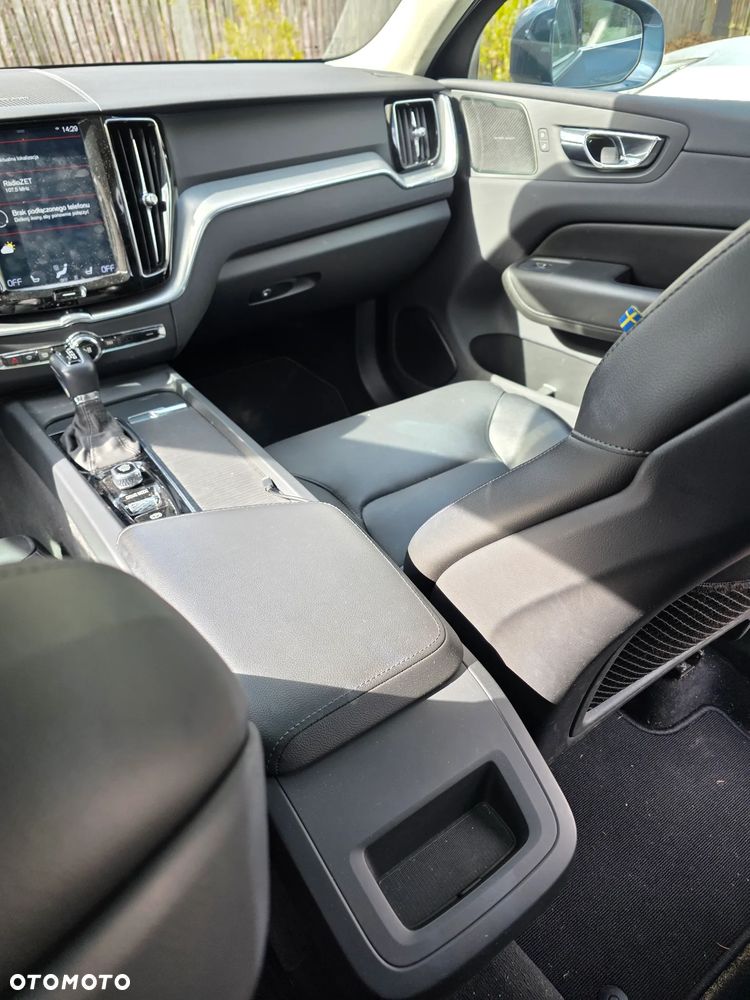 Volvo XC 60 T5 AWD Momentum - 7