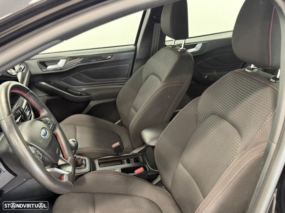 Ford Focus 1.0 EcoBoost MHEV ST-Line - 4