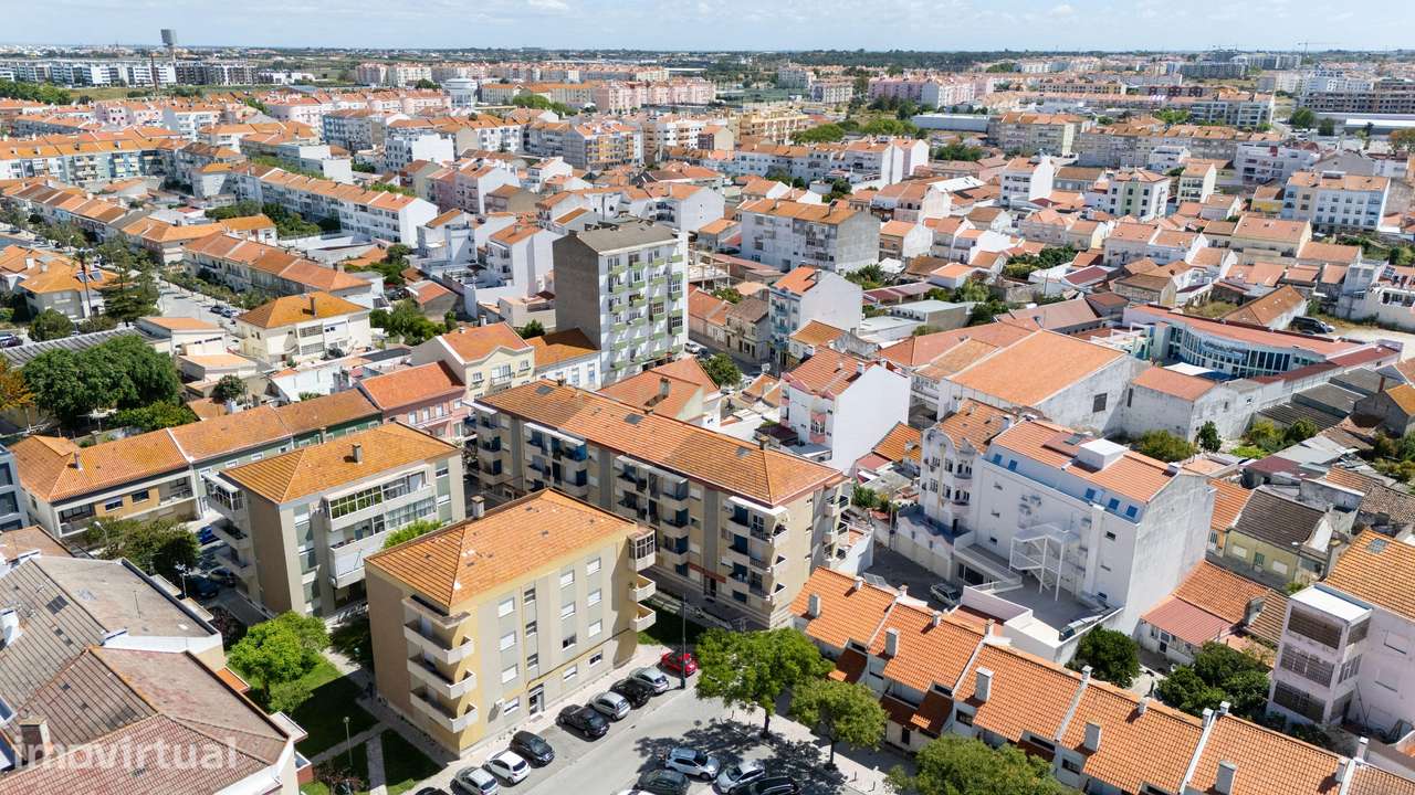 Apartamento T2 em Montijo com garagem e terraço. - Grande imagem: 2/39