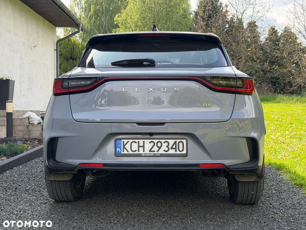 Lexus LBX 1.5 Hybrid - 6
