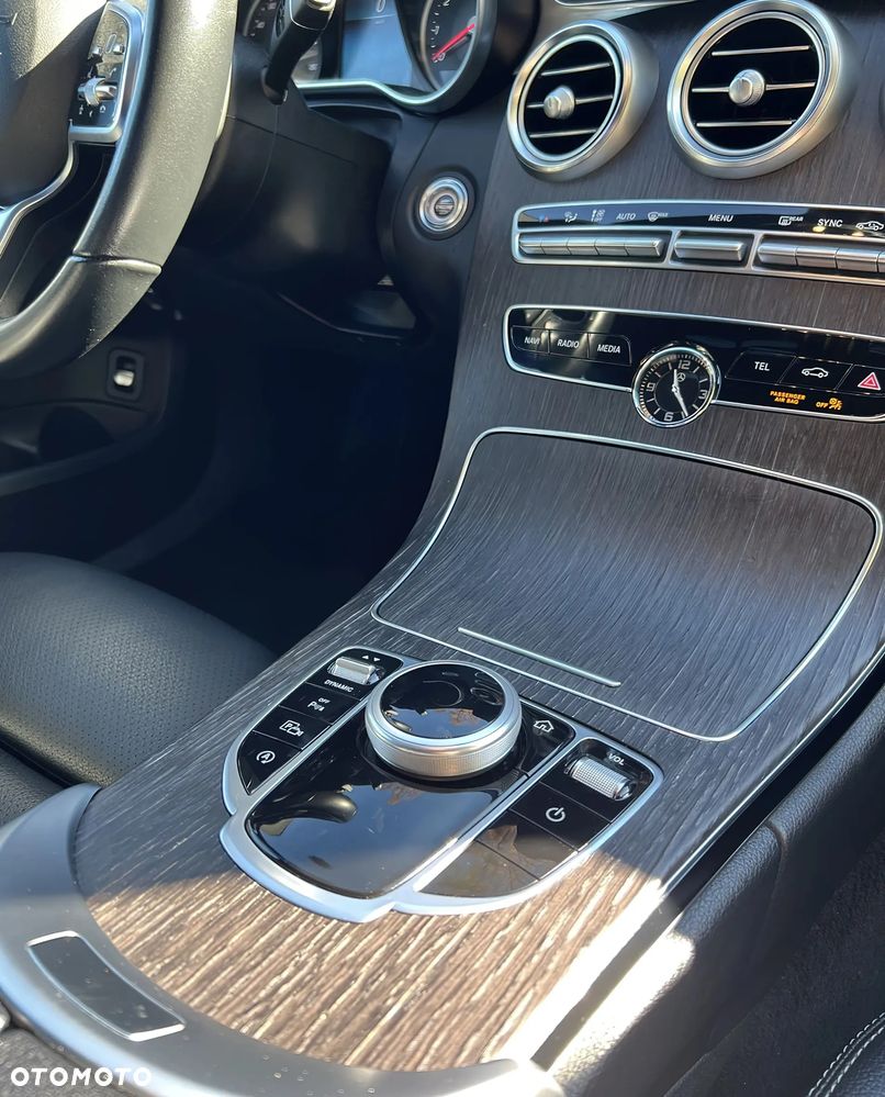 Mercedes-Benz Klasa C 300 9G-TRONIC - 8