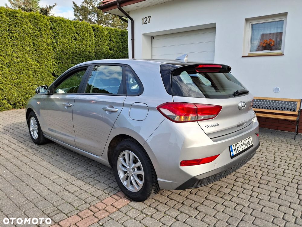 Hyundai i30 1.5 DPI Classic + - 6