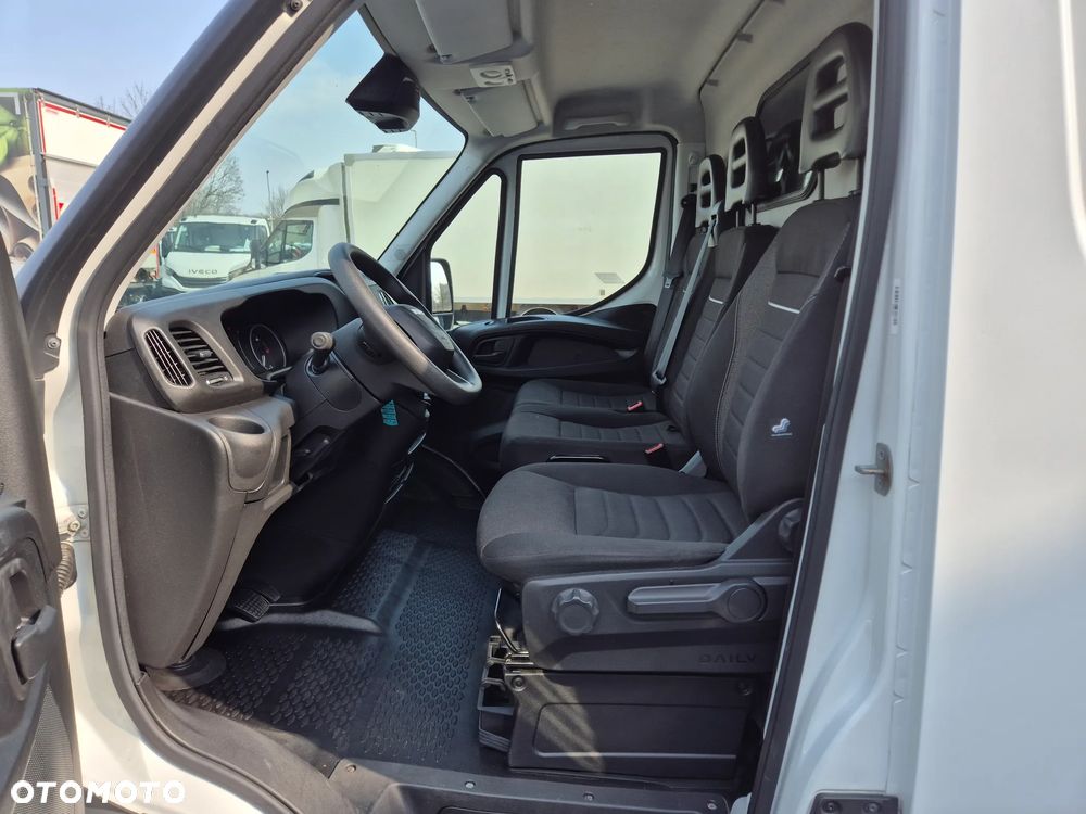 Iveco 35S16A8V (32670) - 16