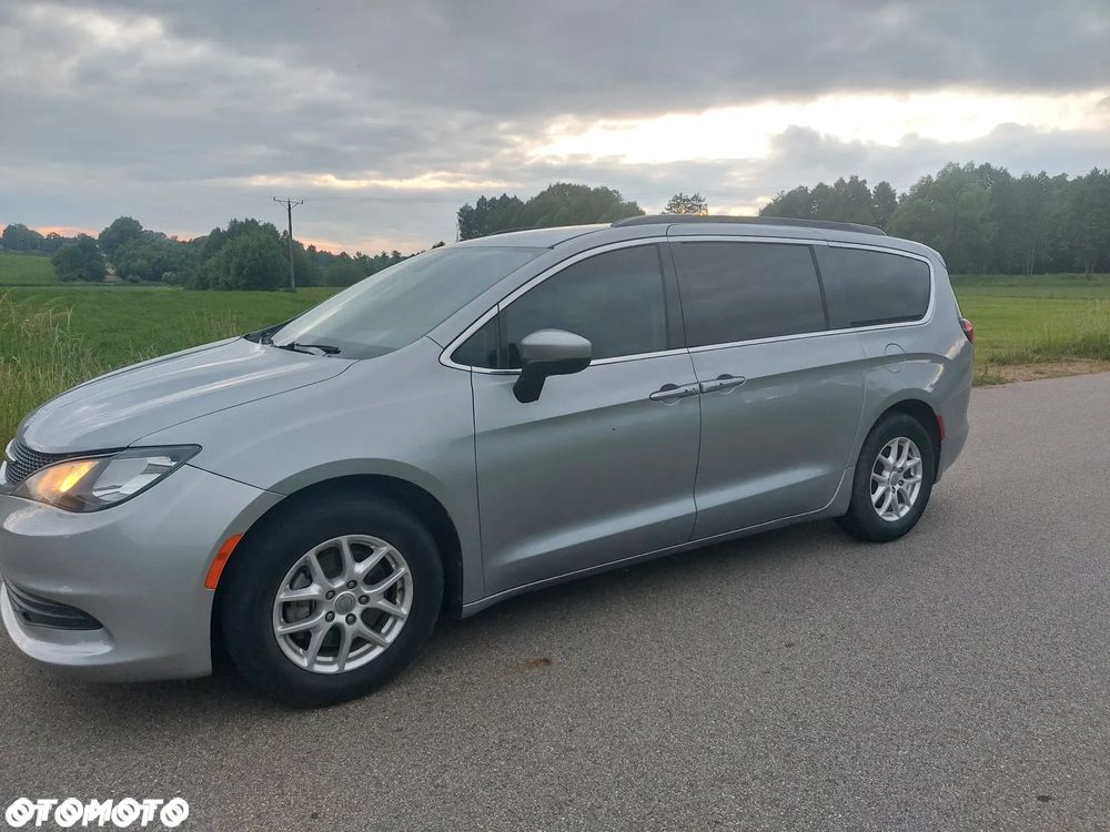 Dodge Grand Caravan - 35