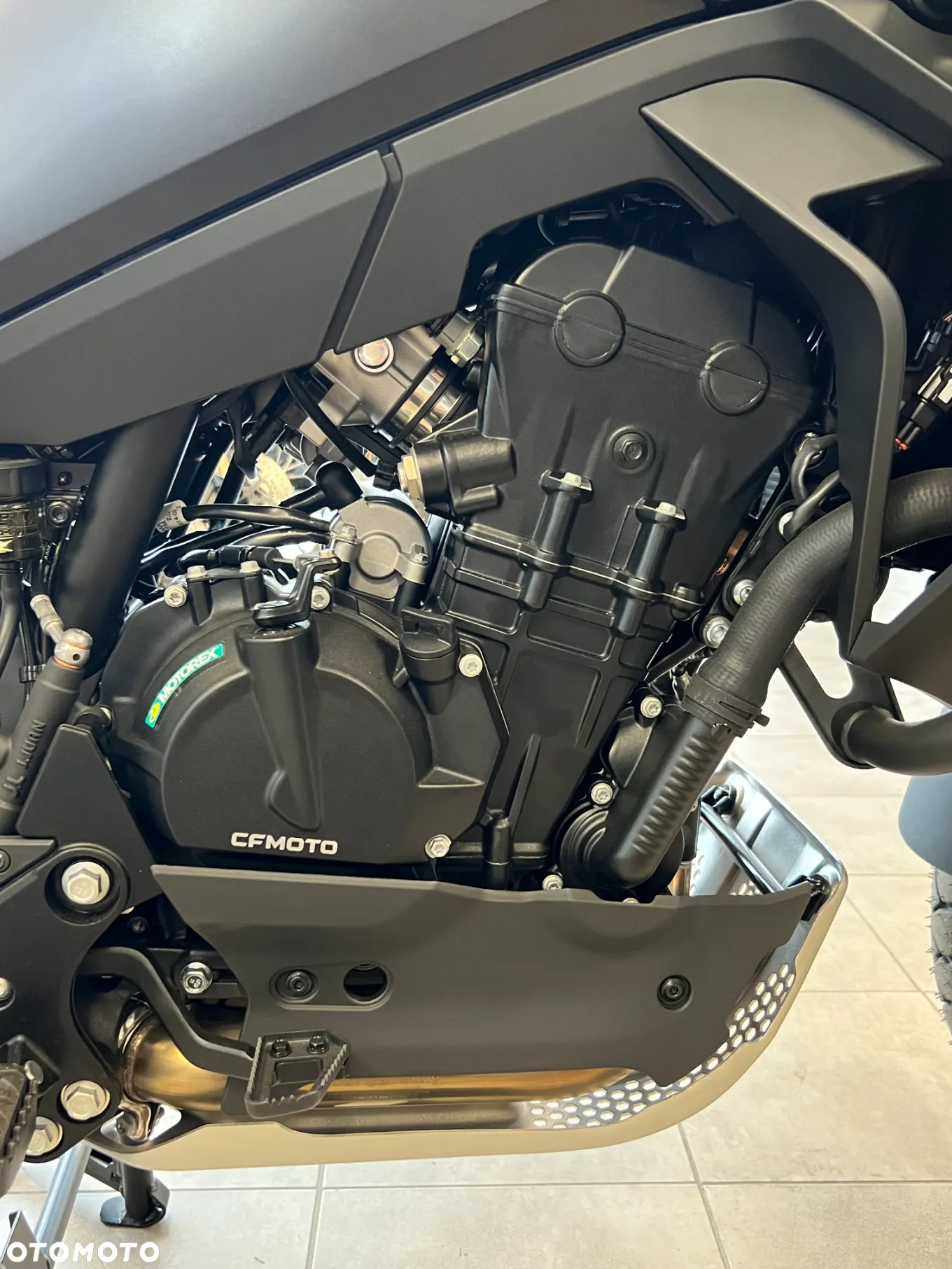 CFMoto MT - 8