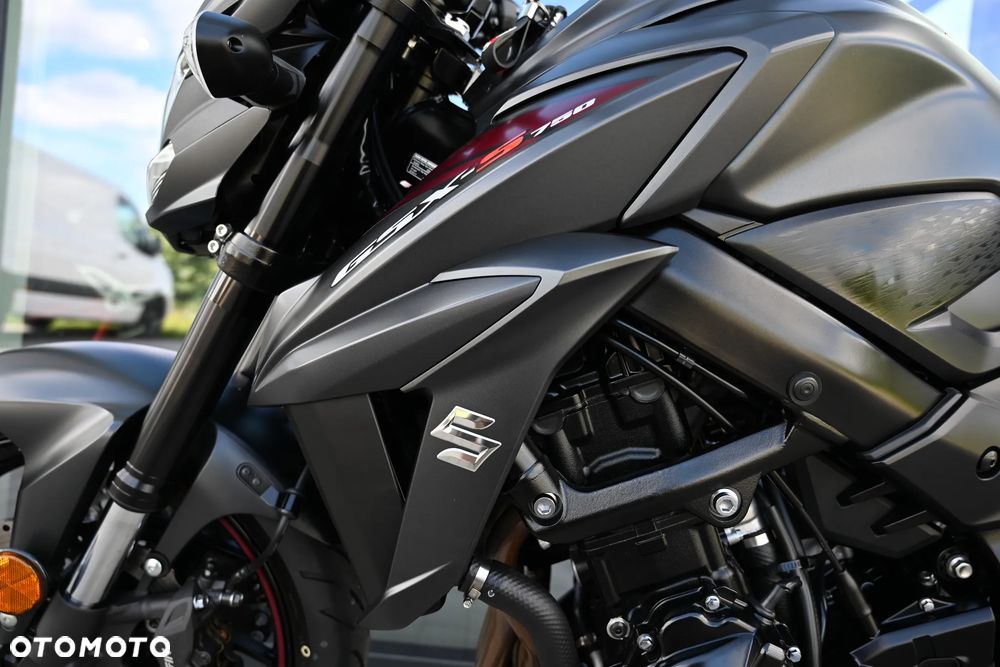 Suzuki GSX - 34