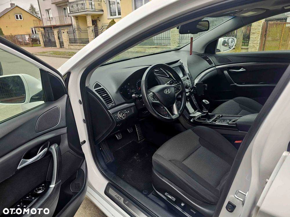 Hyundai i40 Kombi 1.7 CRDi Premium - 16