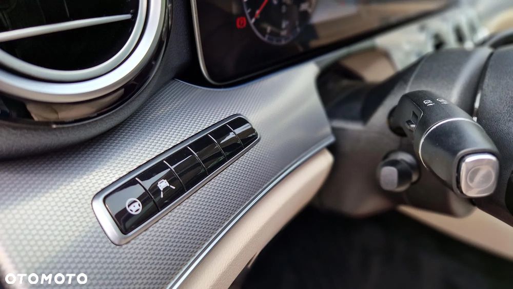 Mercedes-Benz Klasa E 300 de Avantgarde - 15