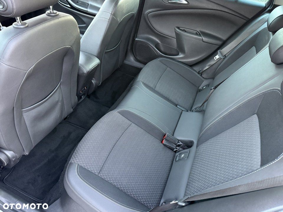 Opel Astra 1.4 Turbo Start/Stop Innovation - 37