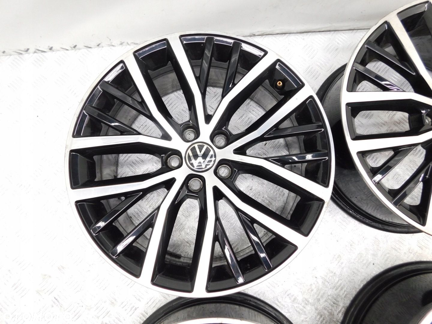 FELGI ALUMINIOWE 5x100 7,5jx17 - VW POLO 6R 6C GTi R-line - 4