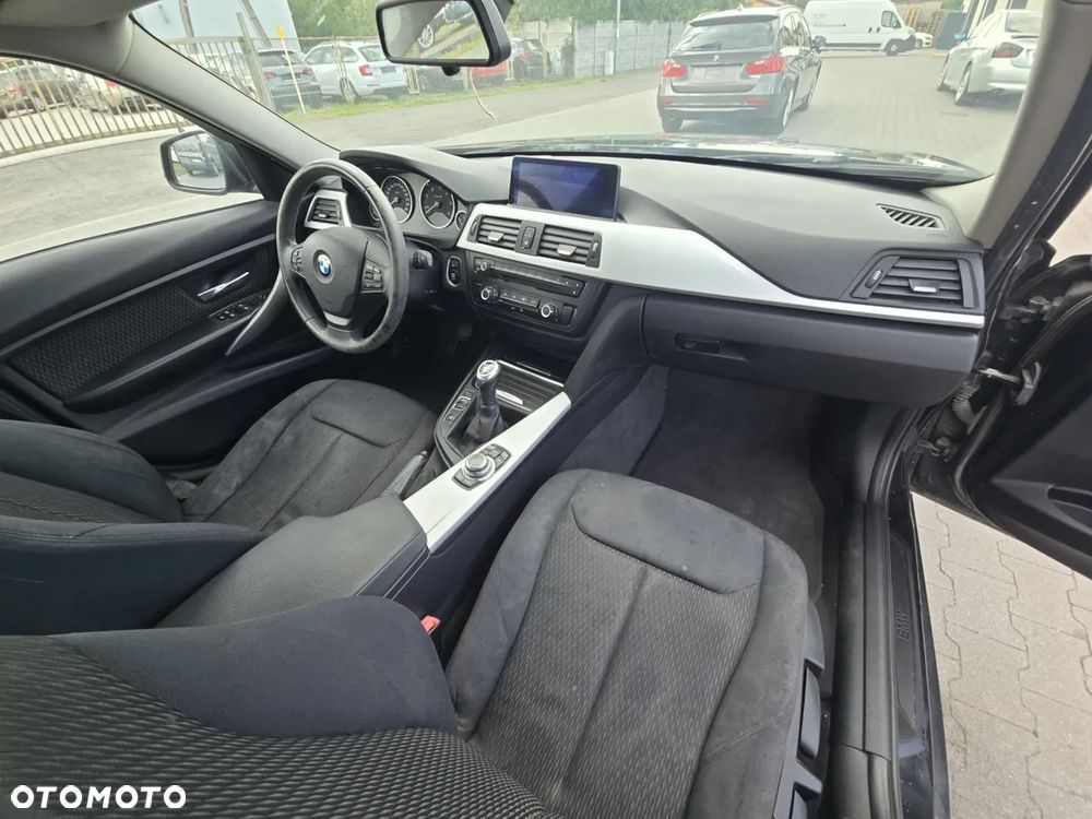 BMW Seria 3 318d - 11